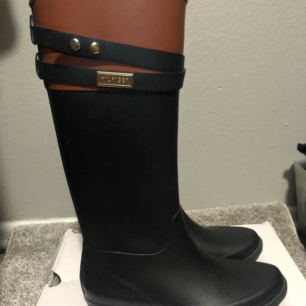 Rain boots size 7